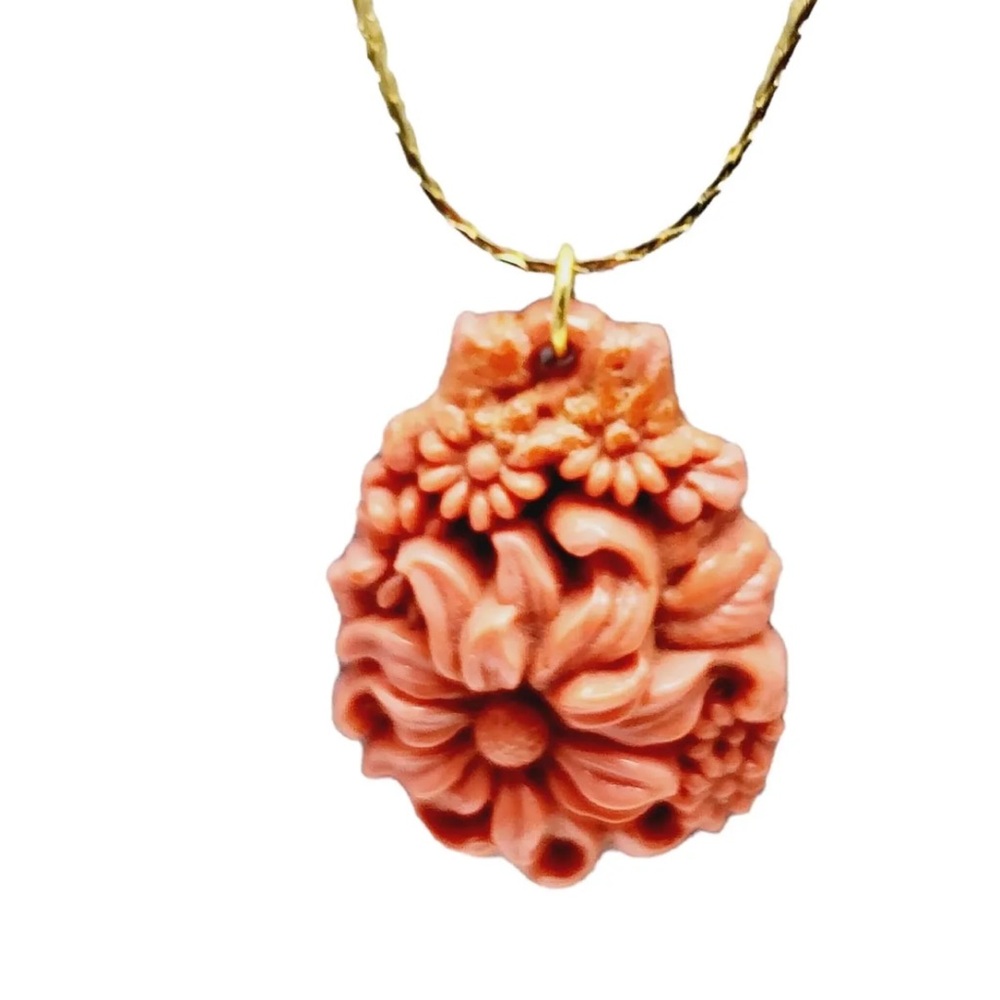 Vintage Carved Coral Pendant Necklace (A872) - Picture 2 of 3